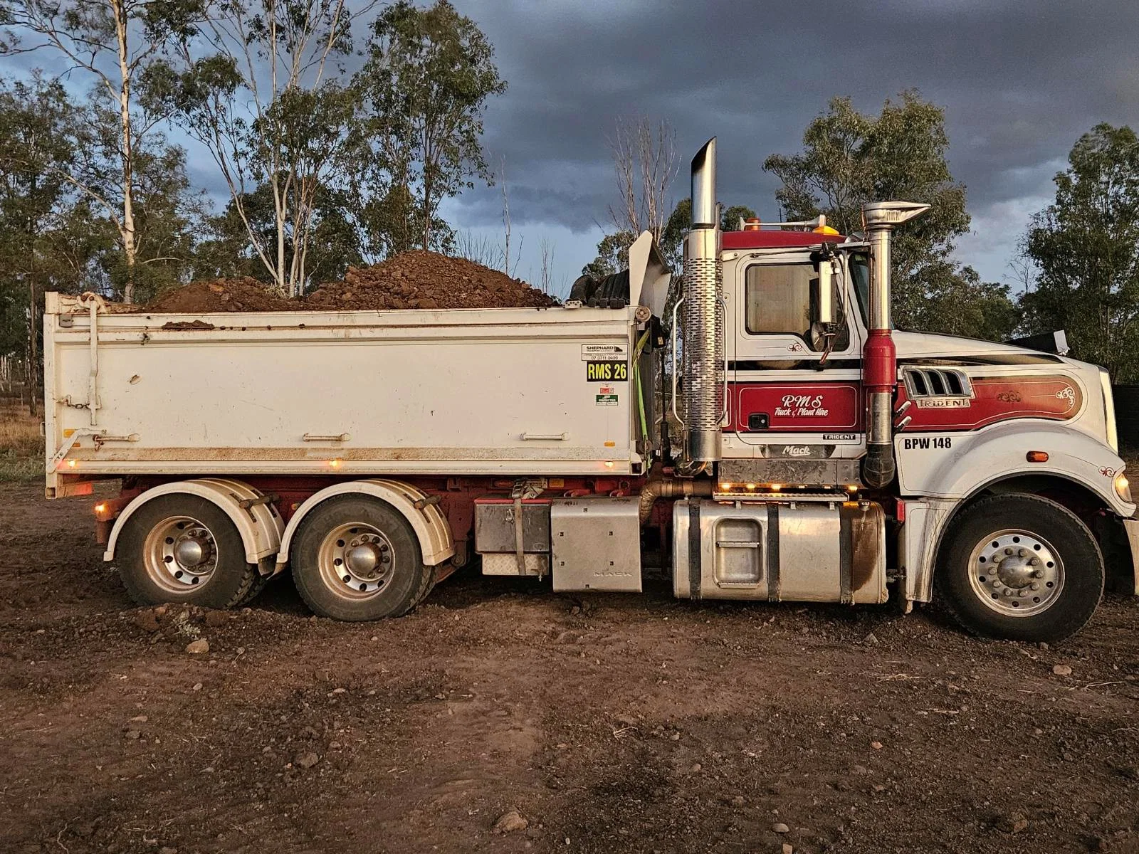 Biloela Sand, Soils & Excavations Logo